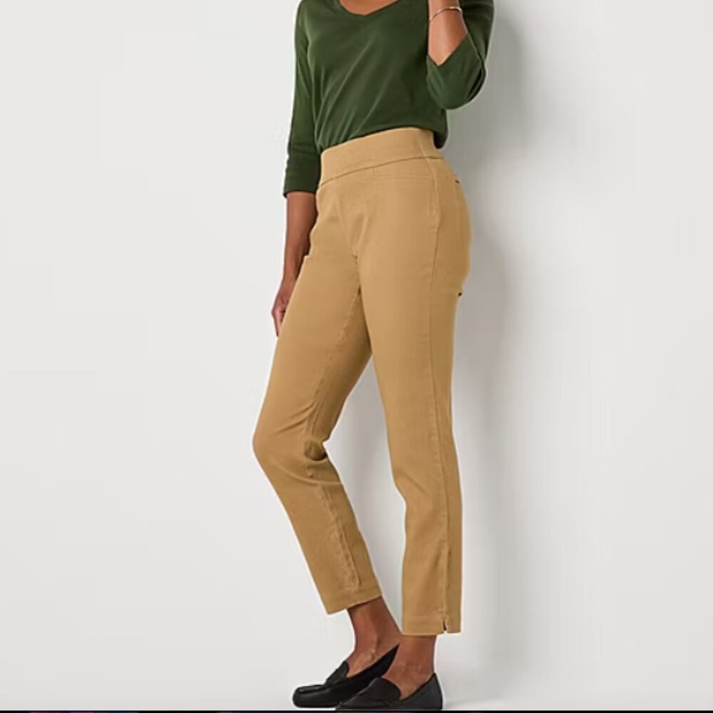 St. John's Bay Khaki Capri Pants